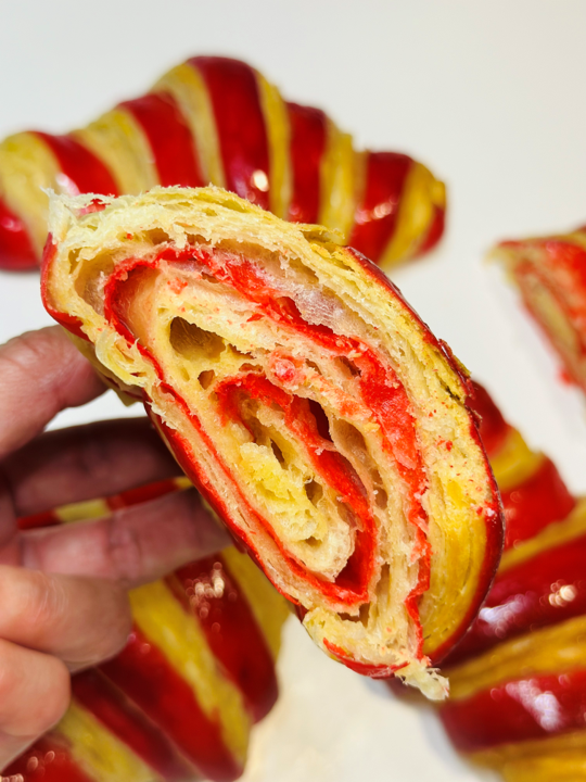 CROISSANT FRANCÊS DE FRAMBOESA